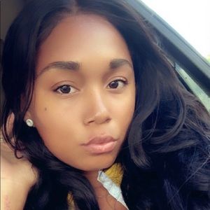 Meet your Posher, Danasia